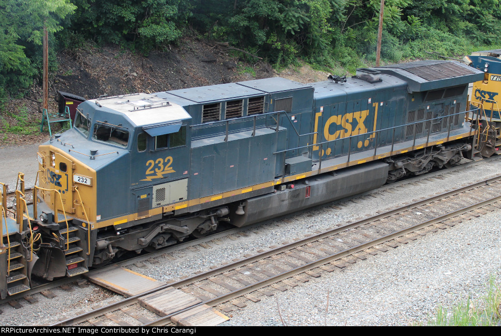 CSXT 232 on Q398-15